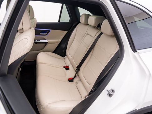 Certified 2025 Mercedes-Benz GLC 300 4MATIC image 17