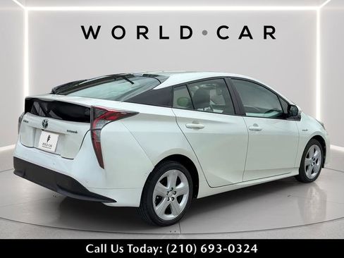 Used 2018 Toyota Prius Four Touring FWD image 7