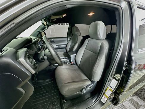 Used 2016 Toyota Tacoma TRD Sport w/ Towing Package RWD image 24