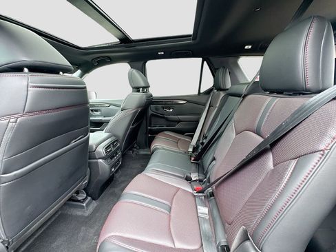 Used 2025 Honda Pilot Black Edition image 26