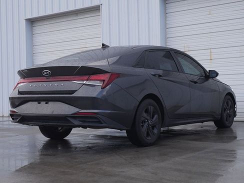 Used 2021 Hyundai Elantra SEL w/ Convenience Package FWD image 8