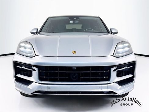 Used 2024 Porsche Cayenne S w/ Premium Package Plus (PP1) image 2