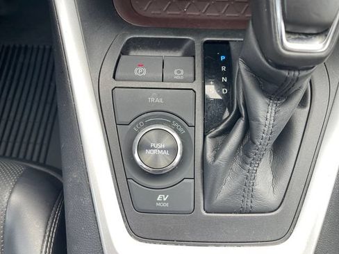 Used 2022 Toyota RAV4 Limited w/ Limited Grade Weather Package AWD/4WD image 28