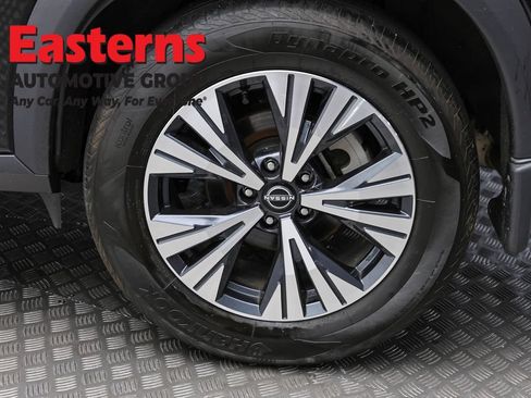 Used 2022 Nissan Rogue SV AWD/4WD image 8
