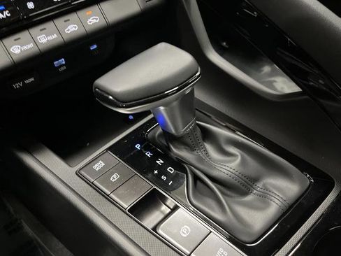 Used 2025 Hyundai Elantra SEL image 19