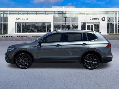 Used 2024 Volkswagen Tiguan SE w/ Panoramic Sunroof Package FWD image 8