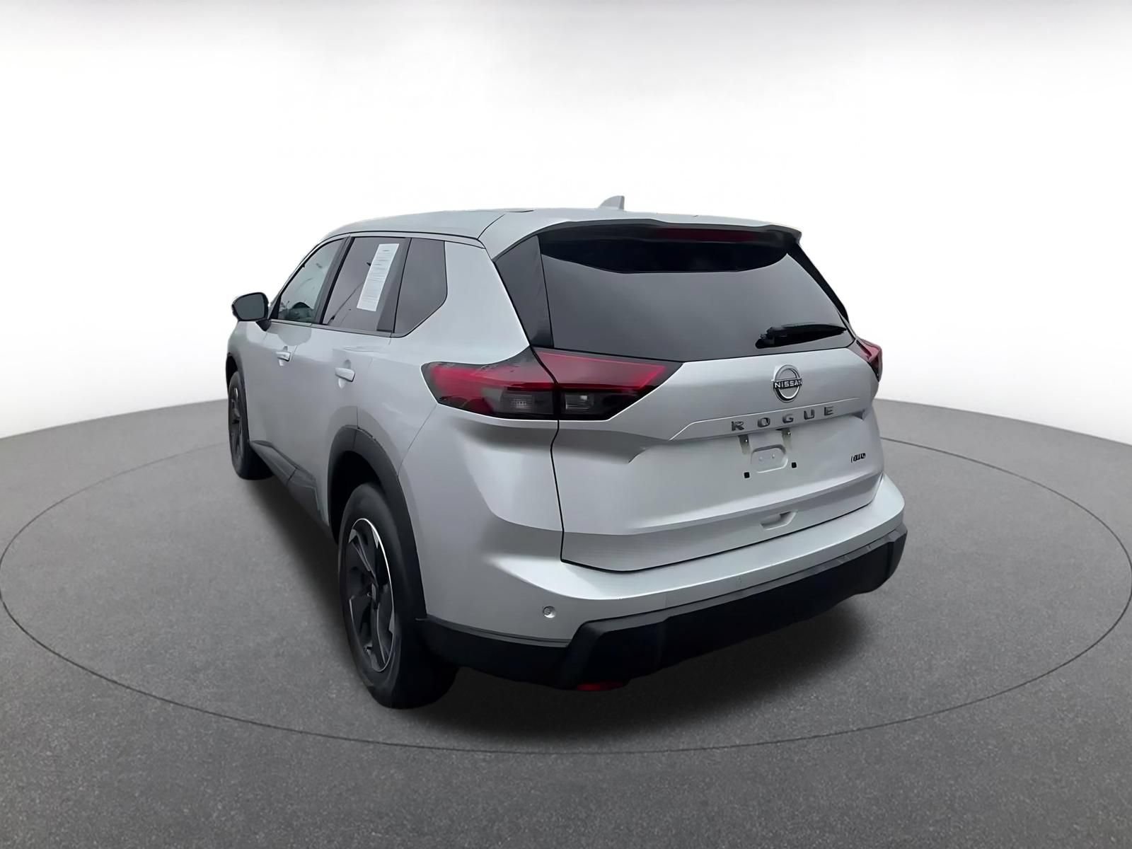 Used 2025 Nissan Rogue SV AWD/4WD image 10
