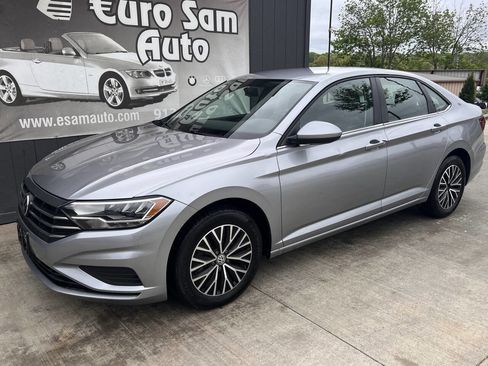 Used 2021 Volkswagen Jetta R-Line FWD image 3