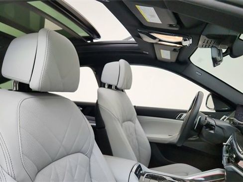 Used 2026 BMW X6 M60i image 22