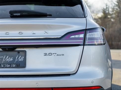 Used 2019 Lincoln Nautilus Select AWD/4WD image 10