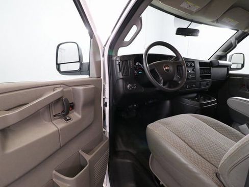 Used 2018 GMC Savana 2500 Extended image 9