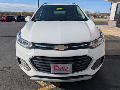 Used 2020 Chevrolet Trax LT w/ LT Convenience Package AWD/4WD image 3