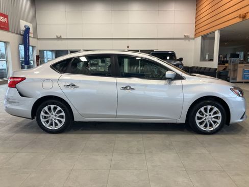 Used 2019 Nissan Sentra SV FWD image 4