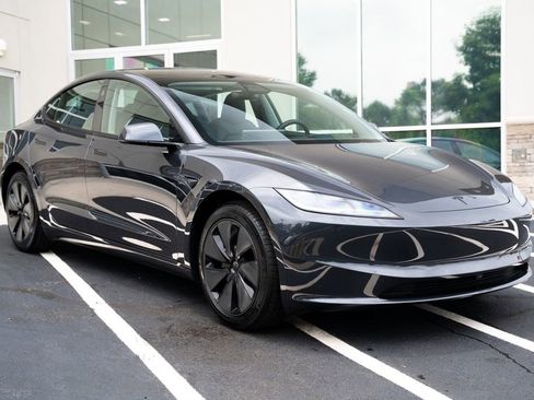 Used 2026 Tesla Model 3 RWD image 6