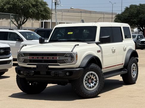 New 2026 Ford Bronco Outer Banks AWD/4WD image 2