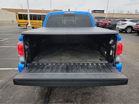 Used 2021 Toyota Tacoma TRD Off-Road w/ Technology Package image 7