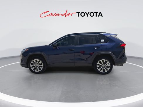 Certified 2022 Toyota RAV4 XLE Premium FWD image 5