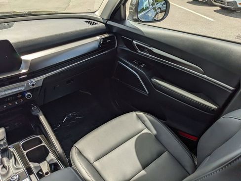 Used 2025 Kia Telluride S image 19