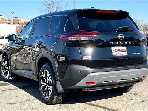 Used 2023 Nissan Rogue SV image 11