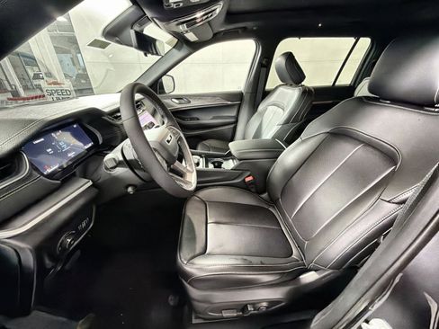 New 2025 Jeep Grand Cherokee L Limited w/ Luxury Tech Group II image 13