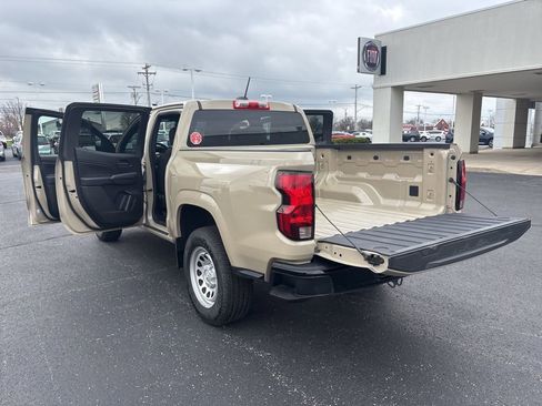 Used 2024 Chevrolet Colorado W/T RWD image 18