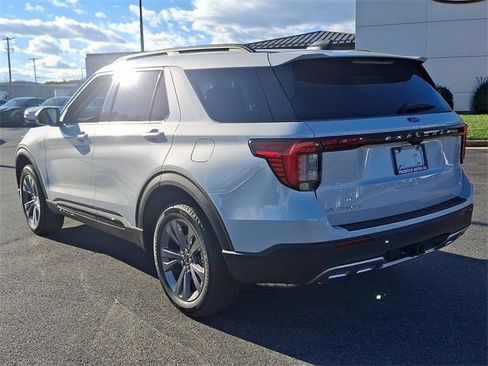 New 2026 Ford Explorer Active image 4