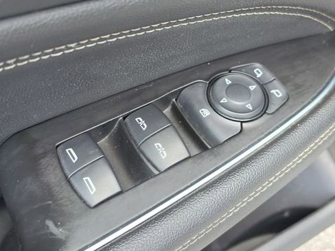 Used 2018 Buick Regal Essence w/ Driver Confidence Package #1 FWD image 18