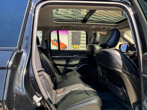 Used 2023 Jeep Grand Cherokee 4WD 4xe image 14