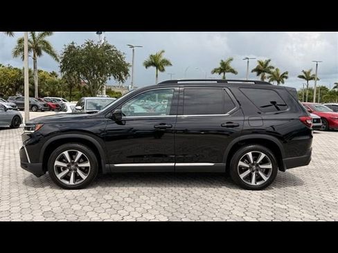 Used 2024 Honda Pilot Elite image 3