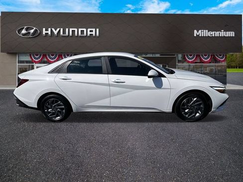 Certified 2024 Hyundai Elantra SEL FWD image 7