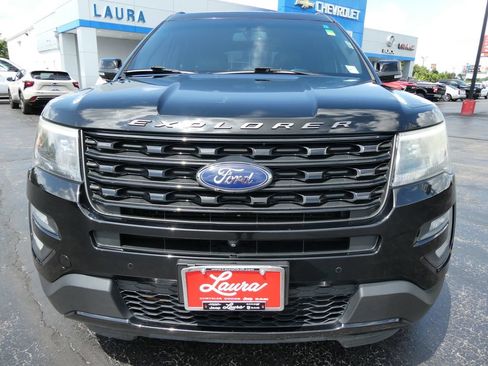 Used 2017 Ford Explorer Sport w/ Equipment Group 401A AWD/4WD image 9