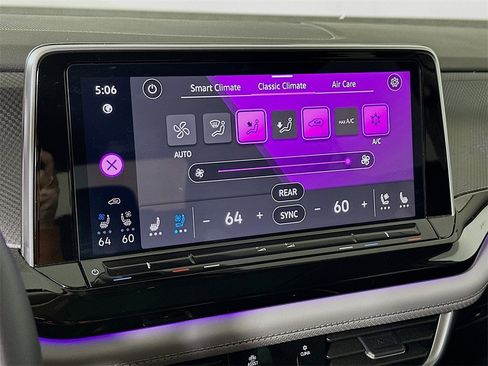 Used 2024 Volkswagen Atlas Peak Edition SE image 14