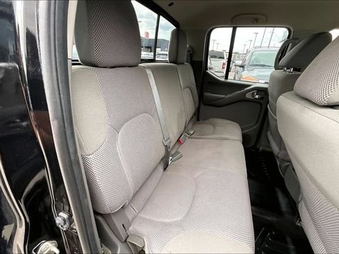 Used 2017 Nissan Frontier SV w/ SV Value Truck Package AWD/4WD image 32