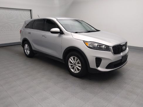 Used 2019 Kia Sorento L FWD image 11