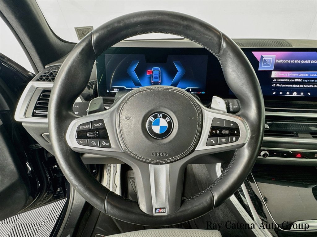 Used 2024 BMW X7 xDrive40i w/ M Sport Package AWD/4WD image 11