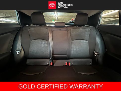 Certified 2022 Toyota Prius LE FWD image 11