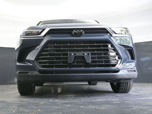 Used 2025 Toyota Grand Highlander AWD image 35