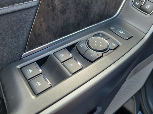 Certified 2025 Ford F250 Lariat w/ Lariat Ultimate Package AWD/4WD image 15