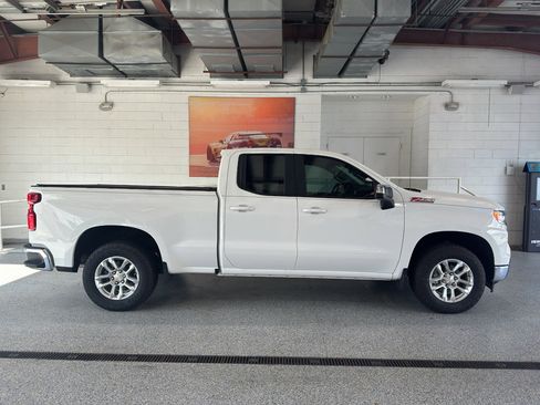 New 2025 Chevrolet Silverado 1500 LT w/ Z71 Off-Road Package AWD/4WD image 2
