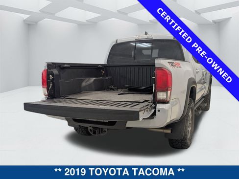 Used 2019 Toyota Tacoma TRD Off-Road image 14