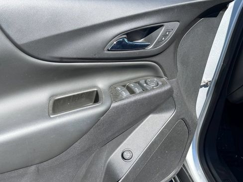 Used 2021 Chevrolet Equinox LT FWD image 22