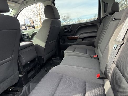 Used 2018 GMC Sierra 2500 SLE w/ SLE Preferred Package image 11