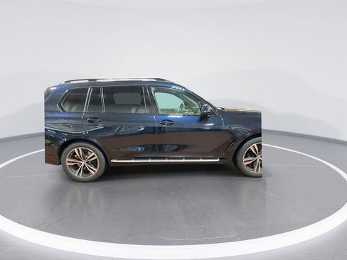 Certified 2024 BMW X7 xDrive40i w/ M Sport Package image 9