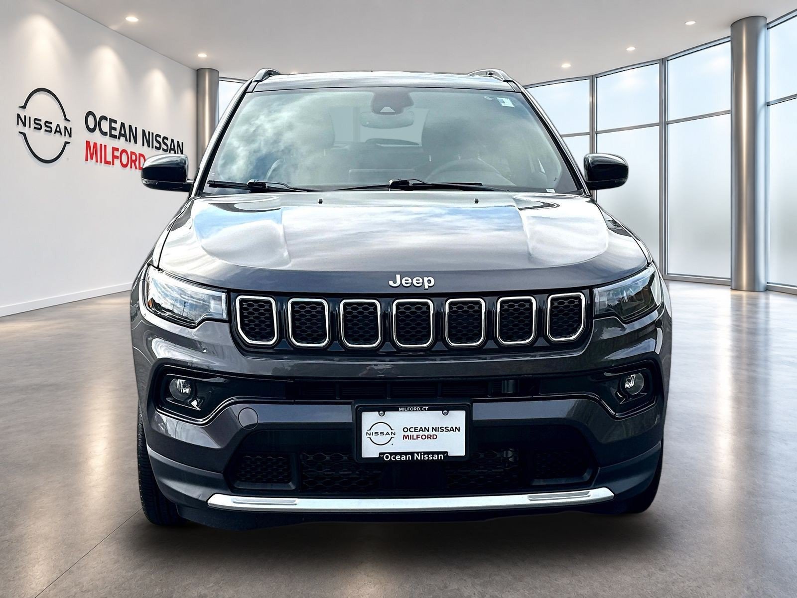Used 2023 Jeep Compass Limited w/ Sun and Sound Group AWD/4WD image 2