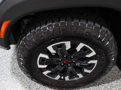 Used 2023 Nissan Frontier PRO-4X w/ Technology Package AWD/4WD image 11