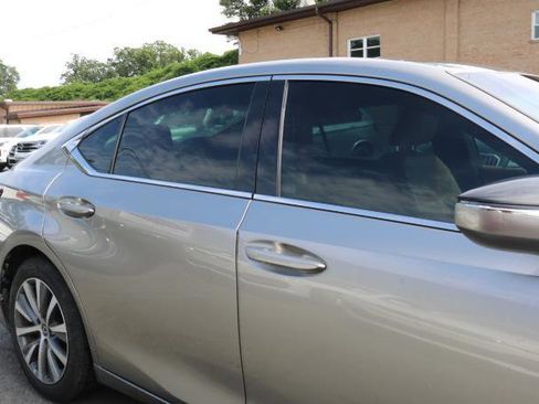 Used 2020 Lexus ES 350 w/ Accessory Package 2 FWD image 3
