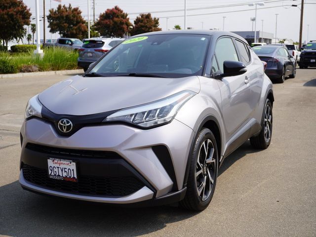 Used 2020 Toyota C-HR XLE FWD image 2