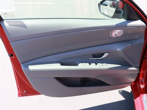 Used 2023 Hyundai Elantra SEL w/ Convenience Package FWD image 8