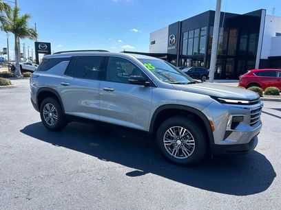 Used 2025 Chevrolet Traverse LT