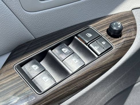 Used 2020 Toyota Sienna XLE FWD image 25
